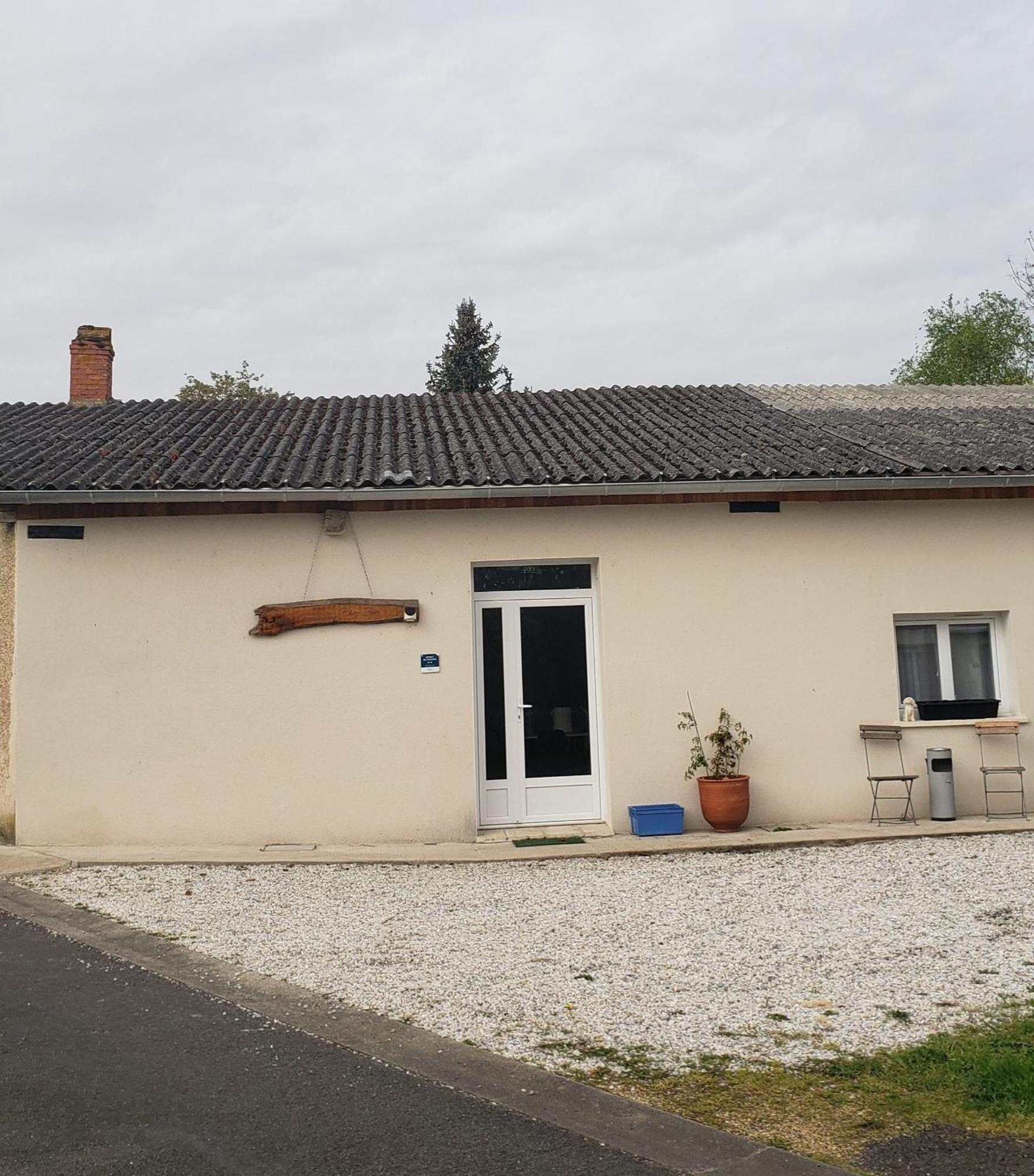 Willa Chez Samb Lussac-les-Châteaux Zewnętrze zdjęcie